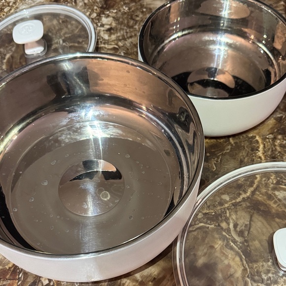 Pampered Chef White hot/cold storage with lids - Picture 4 of 5